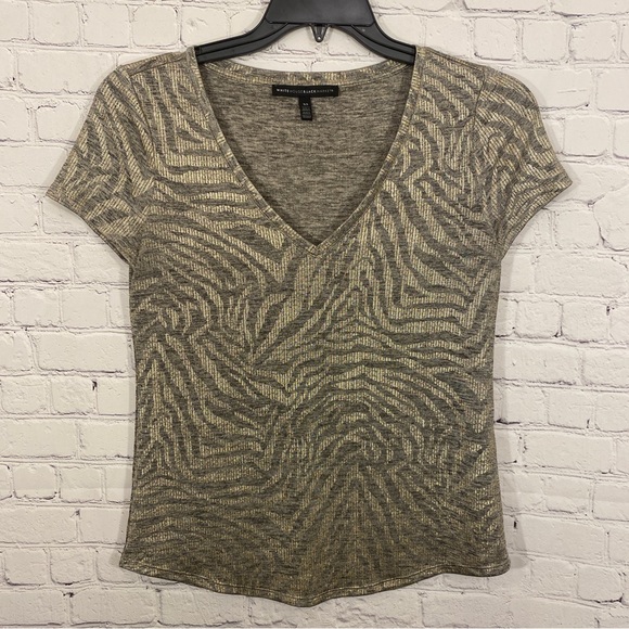 White House Black Market Womens Shirt XS Gold Tiger Print V Neck Short Sleeve - Picture 1 of 5